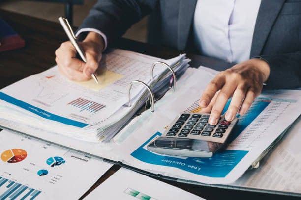 مزایای استفاده از وکیل مالیات آنلاین