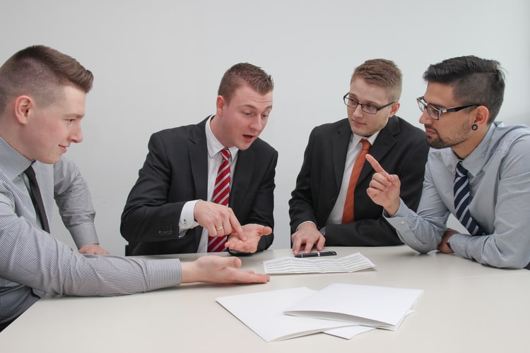 چگونه بهترین وکیل تنظیم قرارداد را انتخاب کنیم؟